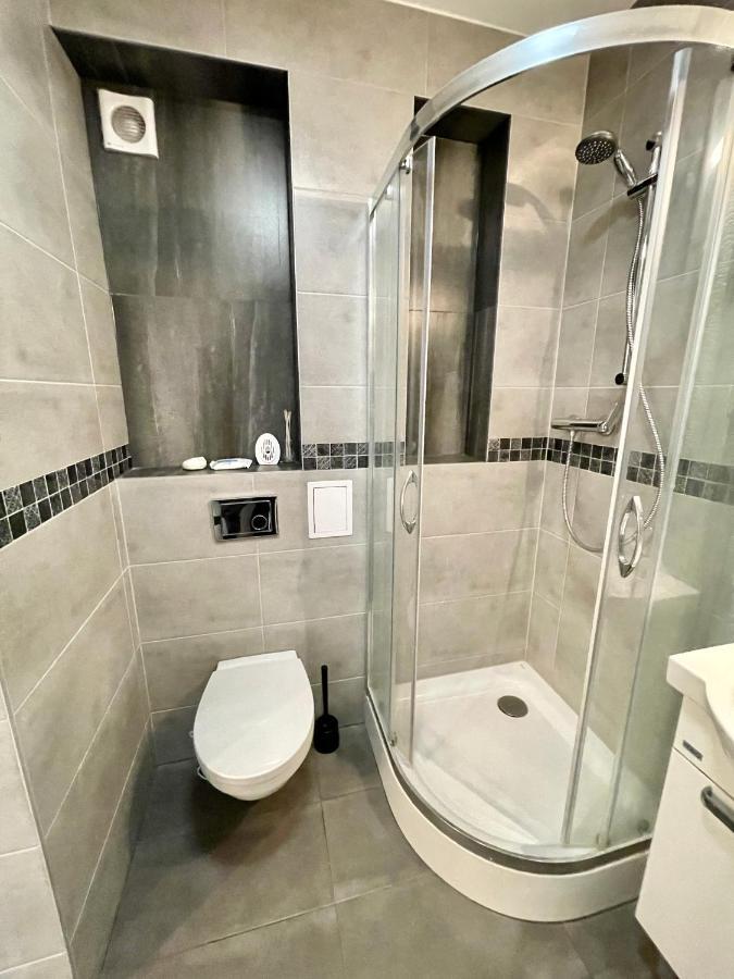 Ferienwohnung Decor 2 Metro Fast Wifi 55'Tv Netflix Hbo Cozy Warschau Exterior foto