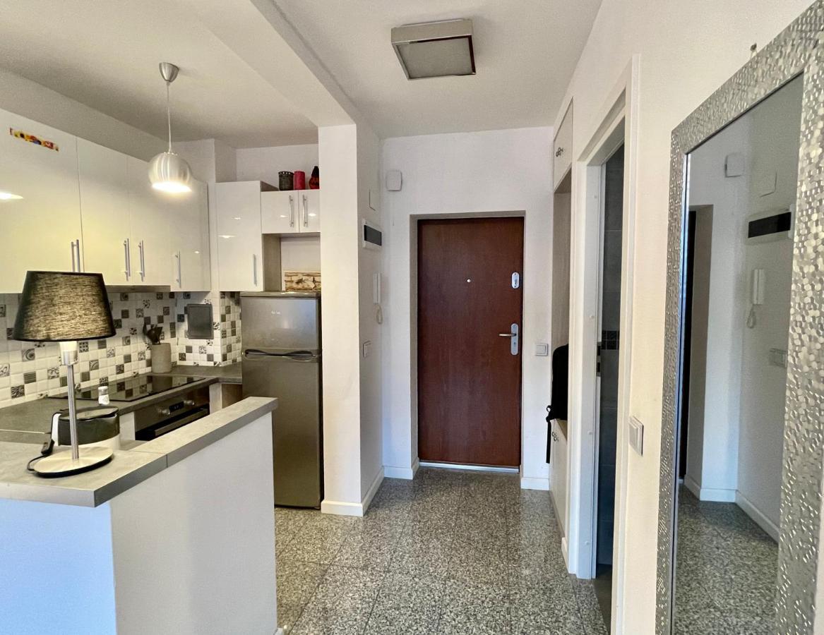 Ferienwohnung Decor 2 Metro Fast Wifi 55'Tv Netflix Hbo Cozy Warschau Exterior foto