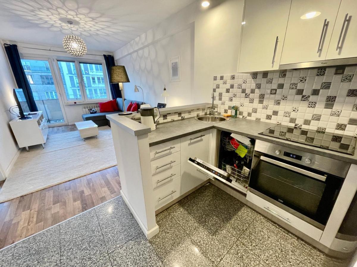 Ferienwohnung Decor 2 Metro Fast Wifi 55'Tv Netflix Hbo Cozy Warschau Exterior foto